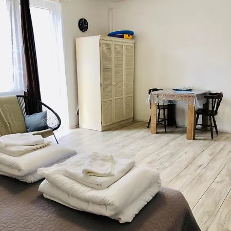 Apartment Aura