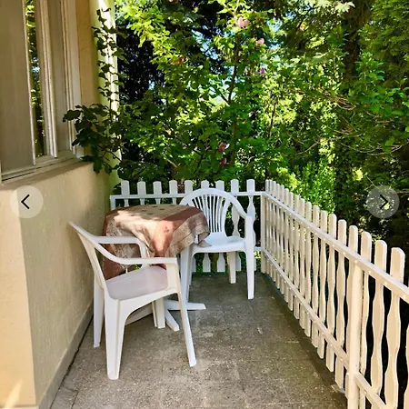 Apartment Aura